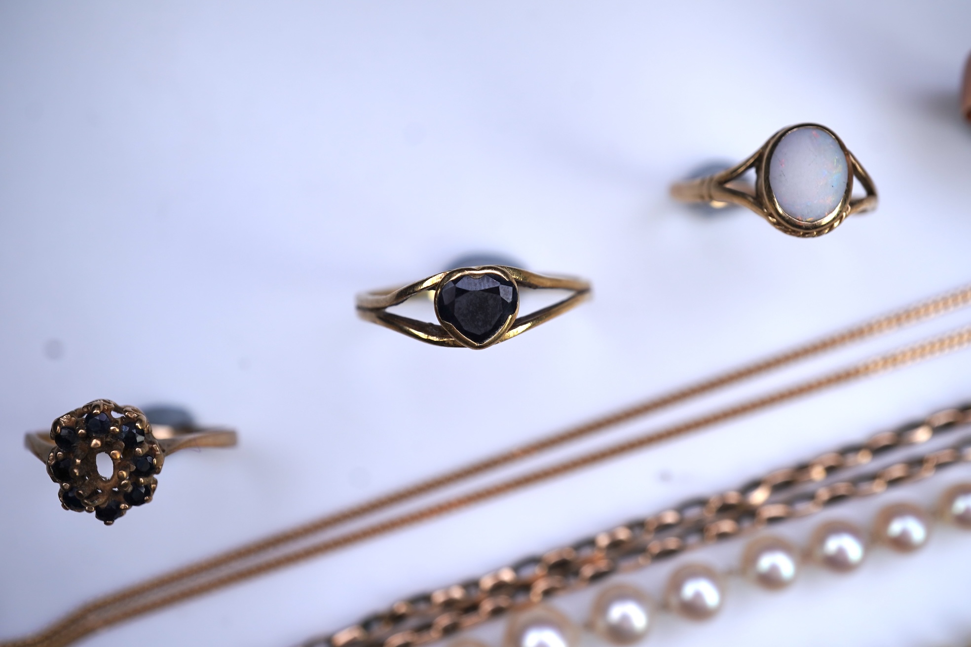 A collection of jewels, early-mid 20th century